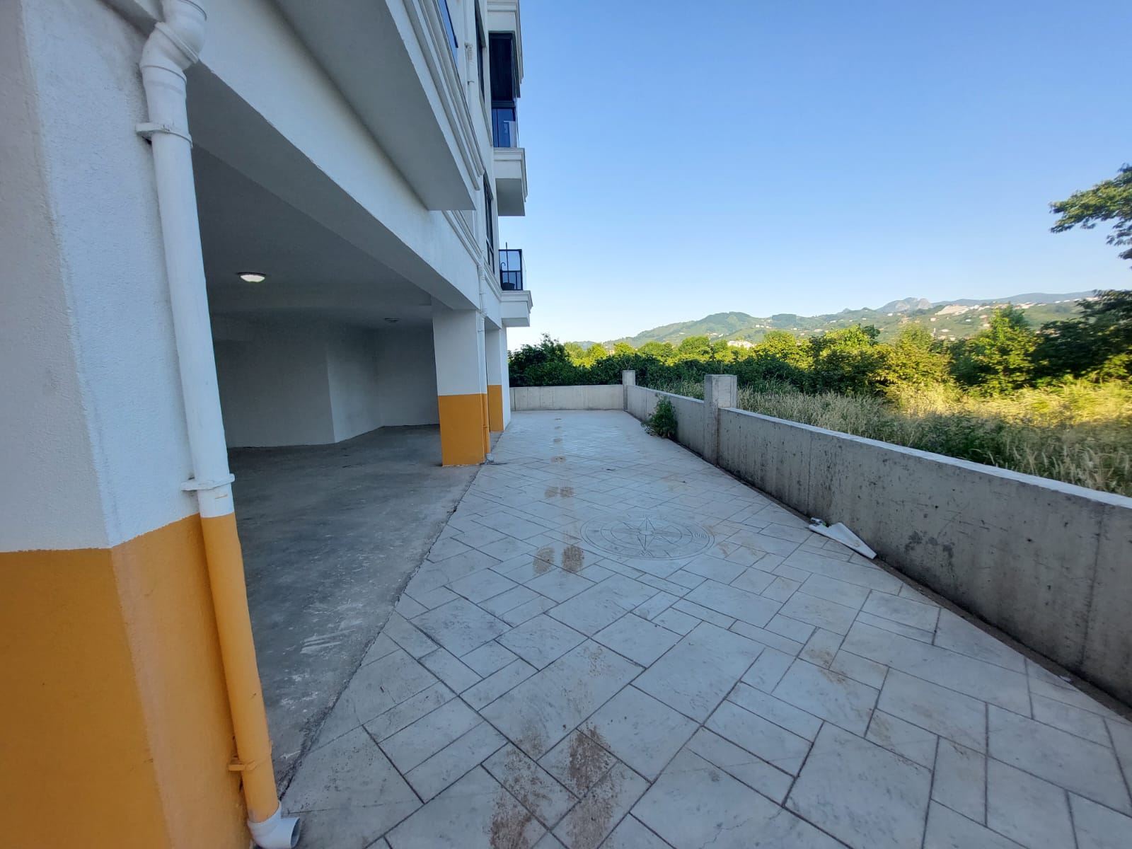 CUMHURİYET MAHALLESİ ANADOLU TEKNIK LISESI YANINDA SATILIK 1+1